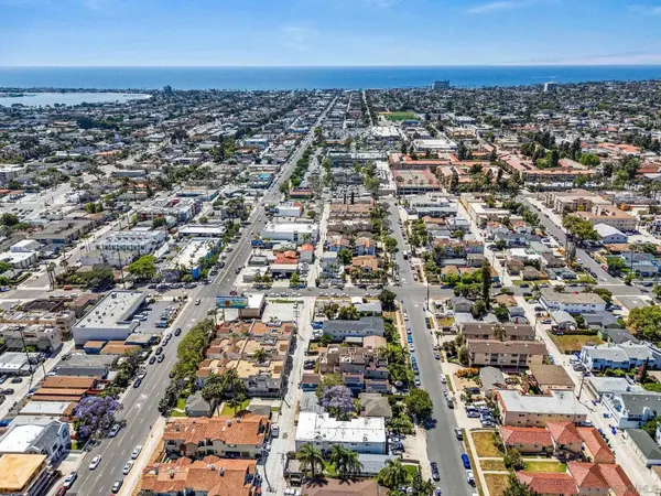 2045-47 Felspar St, San Diego, CA 92109