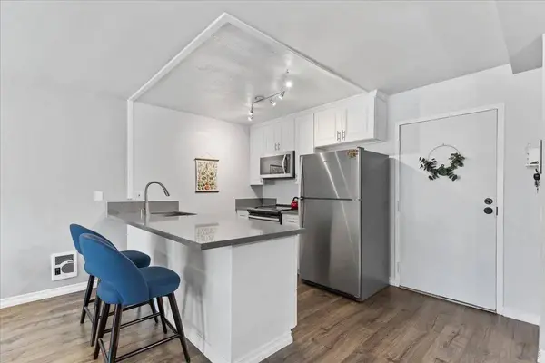 8036 Linda Vista #1P, San Diego, CA 92111