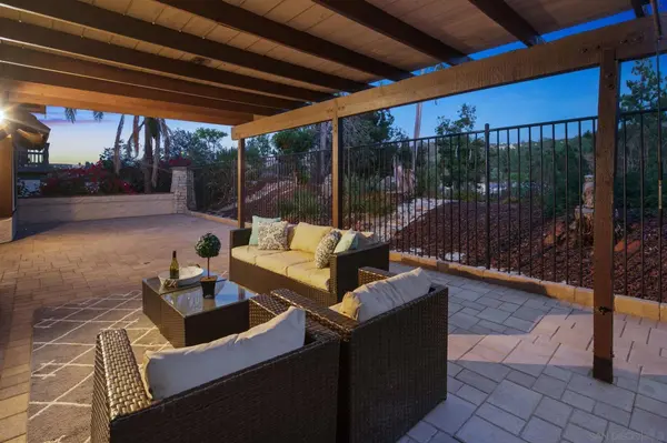 13957 Royal Melbourne Sq, San Diego, CA 92128