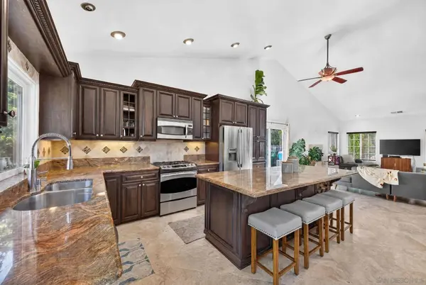 4531 Lisann St, San Diego, CA 92117