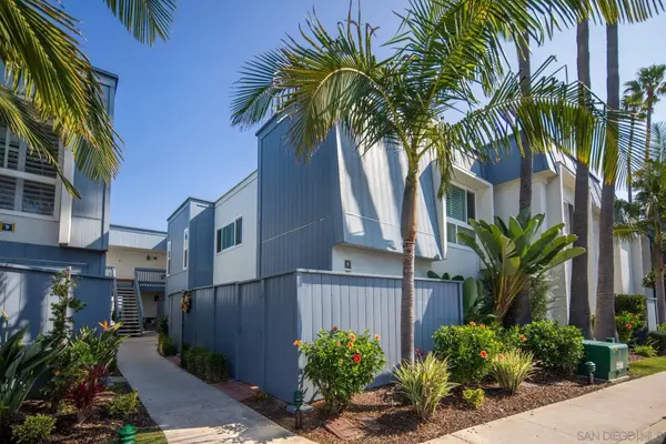 8 Antigua Ct, Coronado, CA 92118