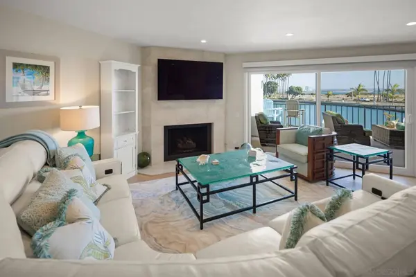 8 Antigua Ct, Coronado, CA 92118