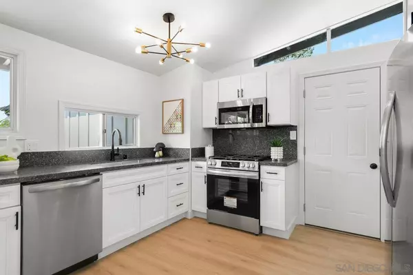 6373 Lake Albano Ave, San Diego, CA 92119