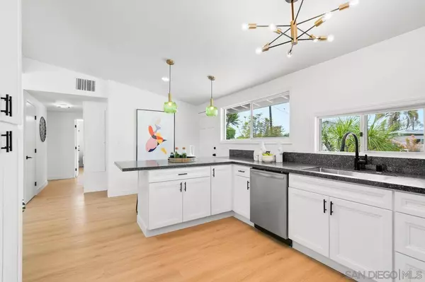 6373 Lake Albano Ave, San Diego, CA 92119