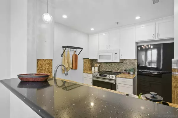 3890 Nobel Dr #1305, San Diego, CA 92122