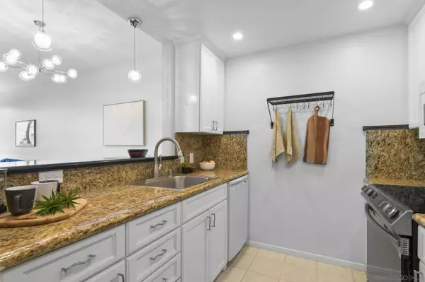 3890 Nobel Dr #1305, San Diego, CA 92122