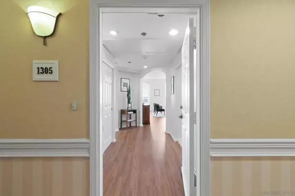 3890 Nobel Dr #1305, San Diego, CA 92122