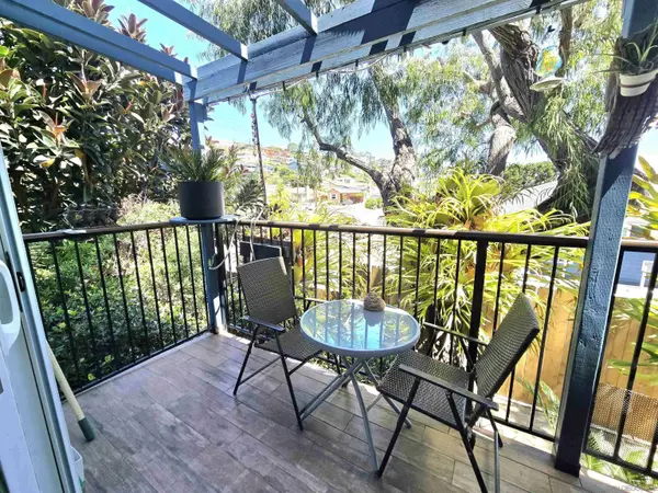 3050 Macaulay, San Diego, CA 92106