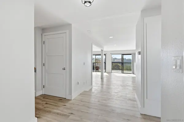 6907 Caminito Entrada, San Diego, CA 92119