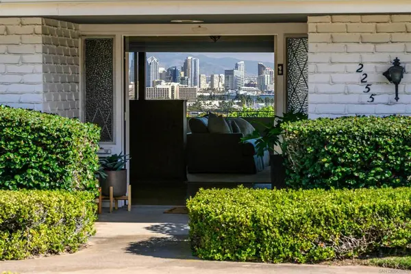 2255 Evergreen St, Point Loma, CA 92106
