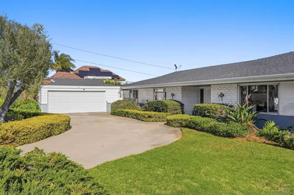 2255 Evergreen St, Point Loma, CA 92106