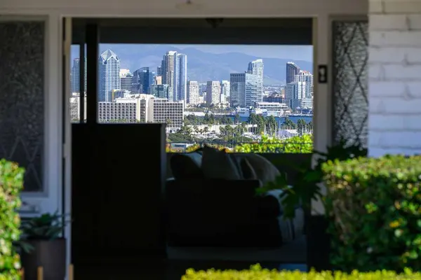 2255 Evergreen St, Point Loma, CA 92106