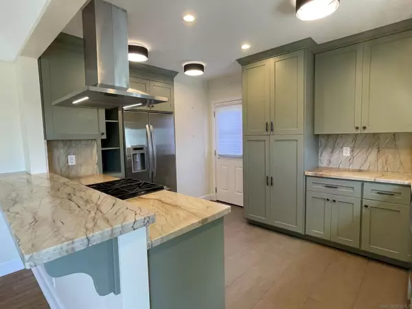 3304 Canon Street, San Diego, CA 92106