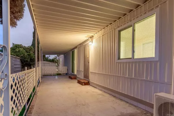 2042 Girard ST #42, Delano, CA 93215