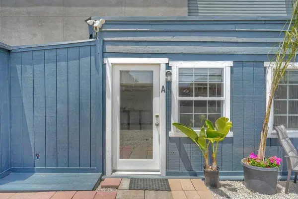 1524 N Coast Hwy 101, Encinitas, CA 92024
