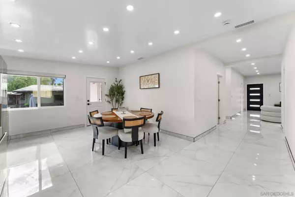 4961 E Mountain View Dr, San Diego, CA 92116