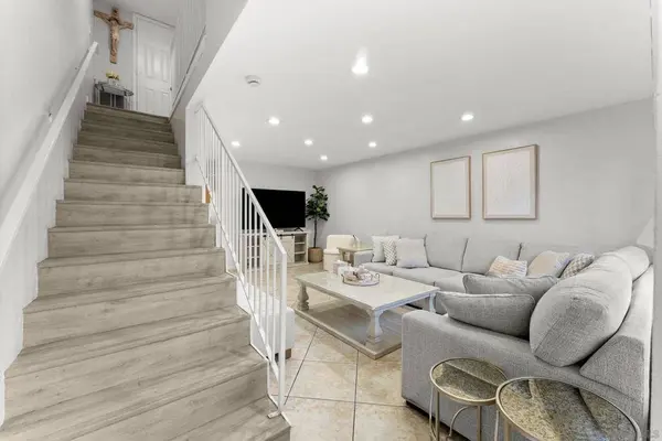317 S Mollison  AVE # 3, El Cajon, CA 92020