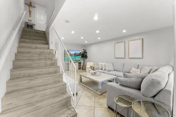 317 S Mollison  AVE # 3, El Cajon, CA 92020