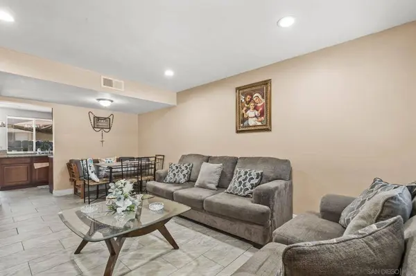 955 Amistad Pl #C, El Cajon, CA 92019