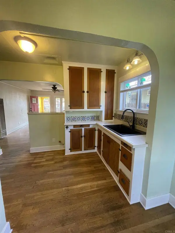 121 E Warner St, Ventura, CA 93001