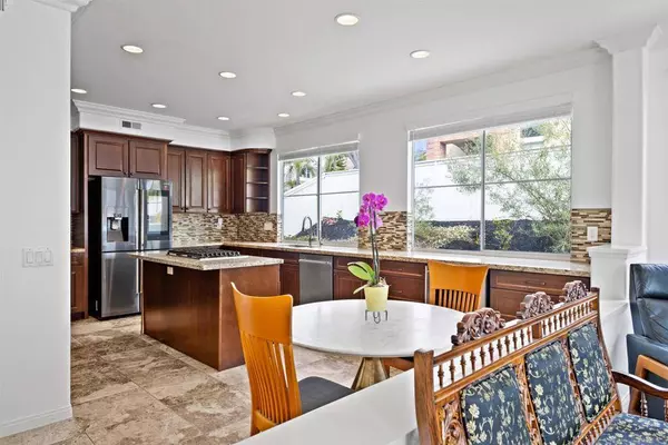 7925 via ensenada, Carlsbad, CA 92009