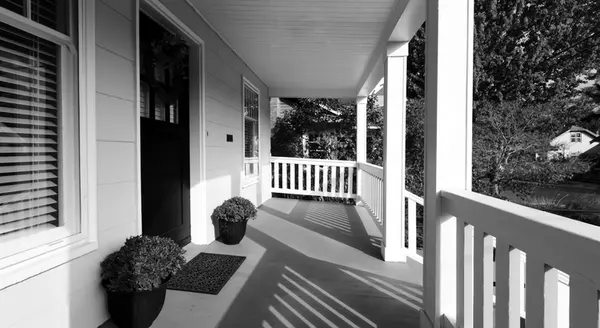 feature image of Don't Let the Fear of a Buyer Backing Out Scare You Away from Selling
