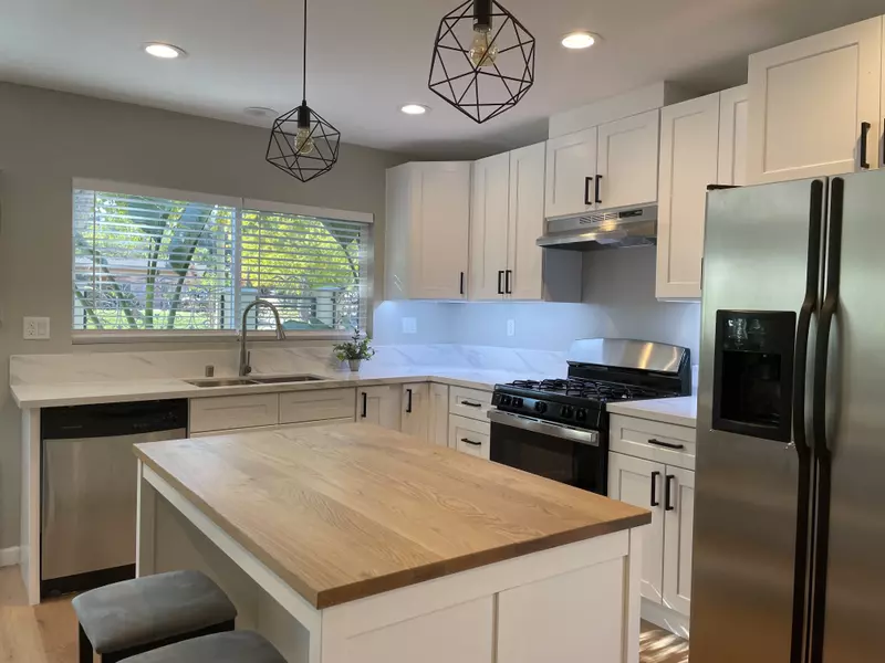 5706 Comanche Ave, Woodland Hills, CA 91367-5511