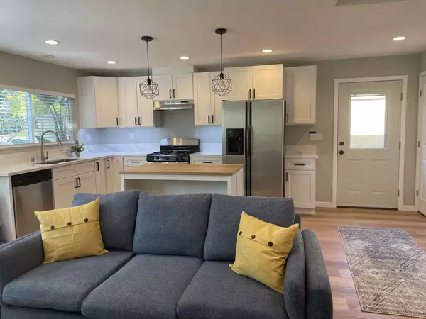 5706 Comanche Ave, Woodland Hills, CA 91367-5511