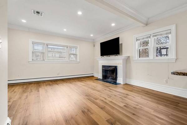 318 Sea Street, Quincy, MA 02169