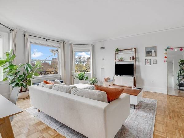 390 Commonwealth Avenue #607, Boston, MA 02215