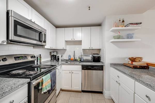 390 Commonwealth Avenue #607, Boston, MA 02215