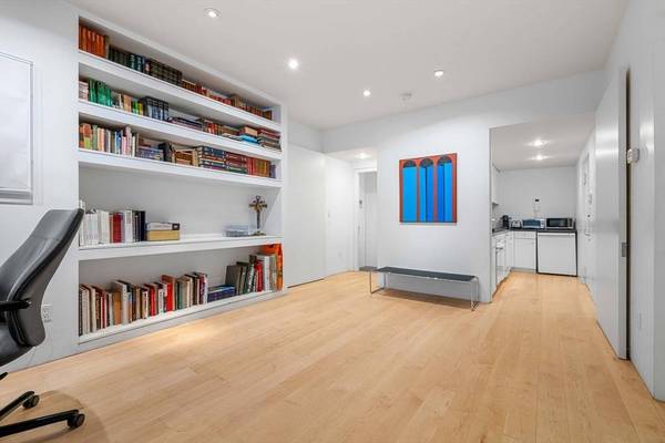 175 Commonwealth Avenue #A, Boston, MA 02116