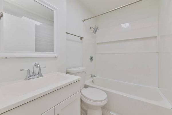 144 Salem St, Boston, MA 02113