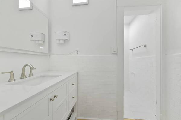 144 Salem St, Boston, MA 02113