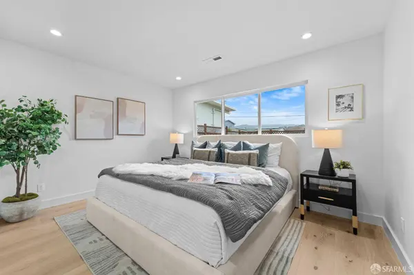 1138 Manzanita DR, Pacifica, CA 94044