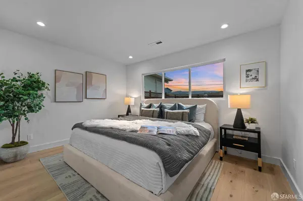 1138 Manzanita DR, Pacifica, CA 94044