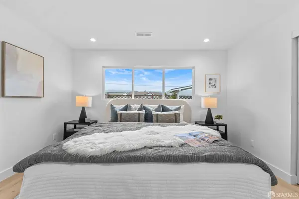 1138 Manzanita DR, Pacifica, CA 94044