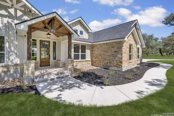 200 Bobby Lynn, Adkins, TX 78101