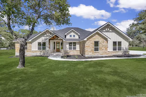 200 Bobby Lynn, Adkins, TX 78101