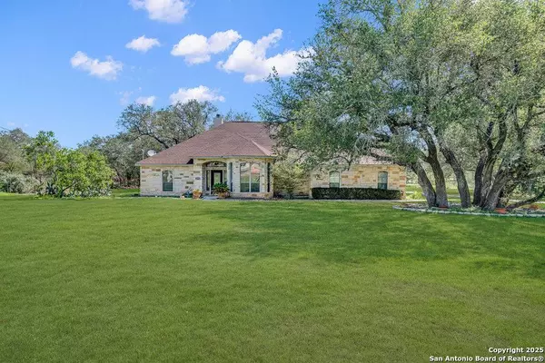 108 medora branch, Floresville, TX 78114