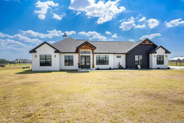 452 Farmstead, Seguin, TX 78155