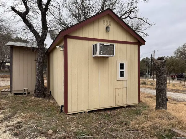20 Dawnridge, Poteet, TX 78065