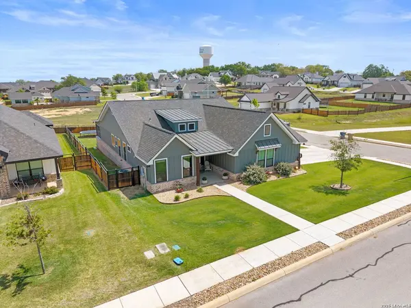 109 juniper, La Vernia, TX 78121
