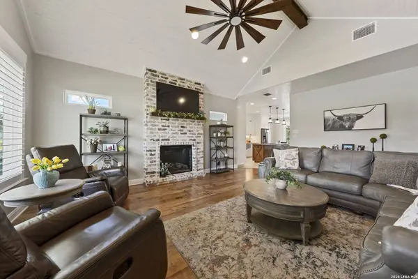 120 magnolia, La Vernia, TX 78121