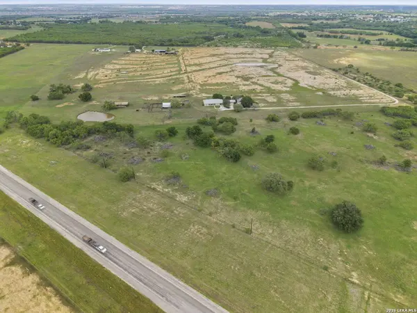 1764 LOOP 1604 S, Adkins, TX 78101