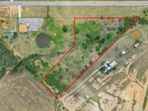 1764 LOOP 1604 S, Adkins, TX 78101