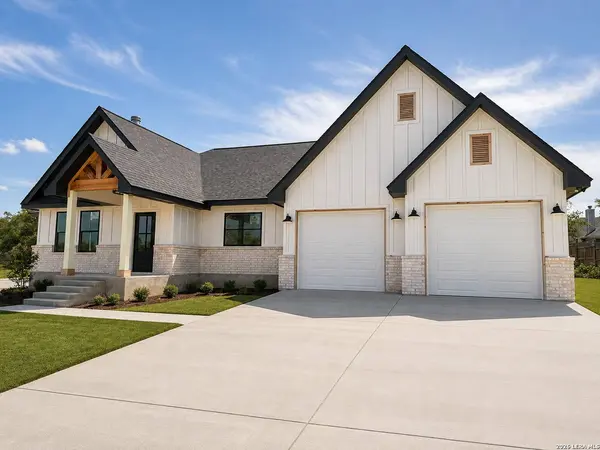 120 ASH PKWY, La Vernia, TX 78121