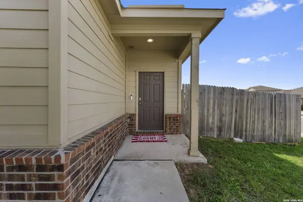 13002 HEATHERS ELM, St Hedwig, TX 78152