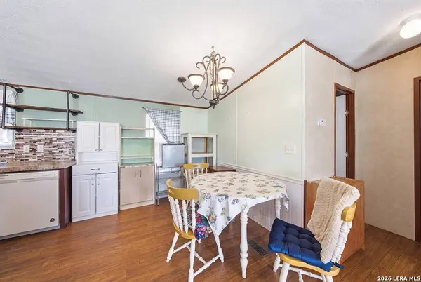 2020 Good Luck Rd, Seguin, TX 78155