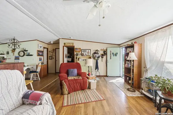 2020 Good Luck Rd, Seguin, TX 78155